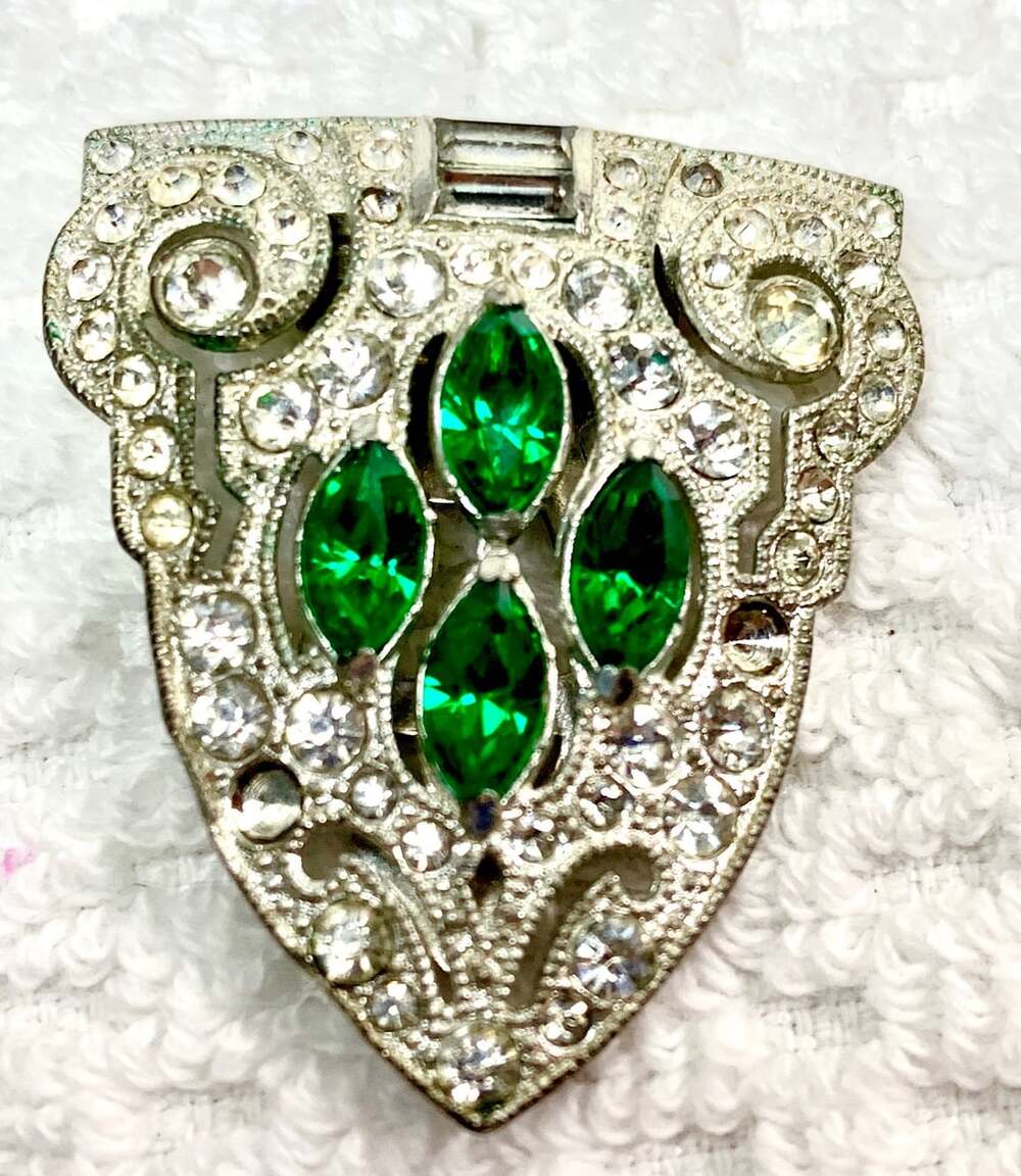 Vintage rhinestone green jeweled scarf or shoe clip